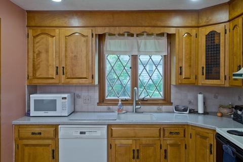 42 Rollins St, Springfield, MA 01109 photo 6