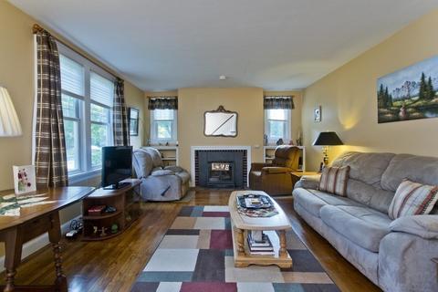 42 Rollins St, Springfield, MA 01109 photo 9