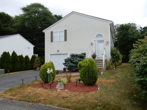 93 Apple Creek Ln, Fall River, MA 02720 photo 2