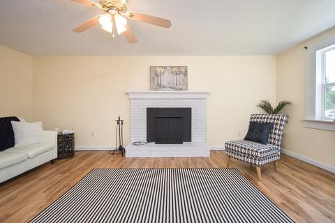 10 Pinebrook Dr, Easthampton, MA 01027 photo 12