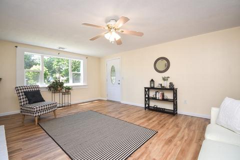 10 Pinebrook Dr, Easthampton, MA 01027 photo 9