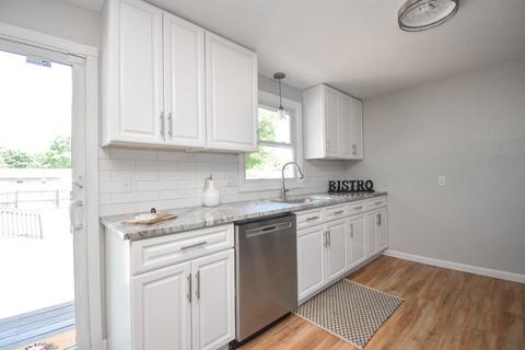10 Pinebrook Dr, Easthampton, MA 01027 photo 2