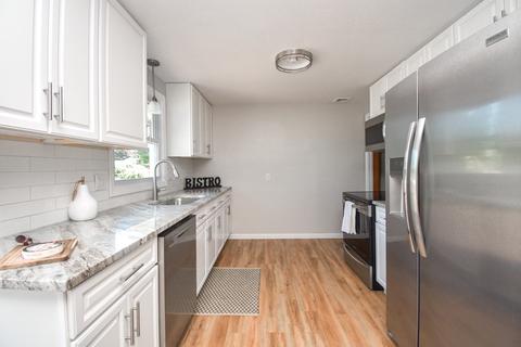 10 Pinebrook Dr, Easthampton, MA 01027 photo 3