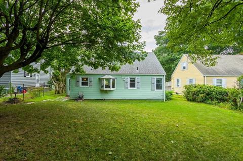 49 Acushnet Ave, Worcester, MA 01606 photo 24