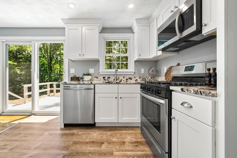 34 Cape Cod Ln, Hanover, MA 02339 photo 10