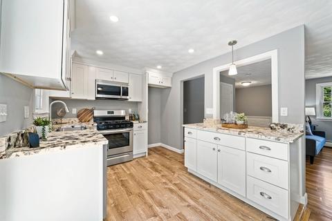 34 Cape Cod Ln, Hanover, MA 02339 photo 9