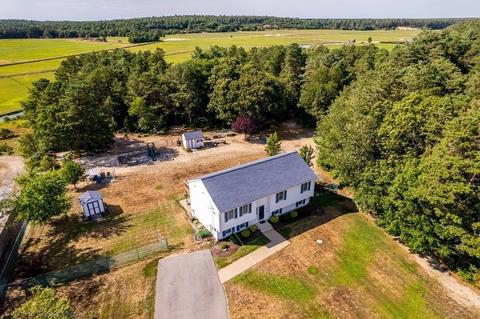 104 Charge Pond Rd, Wareham, MA 02571 photo 2