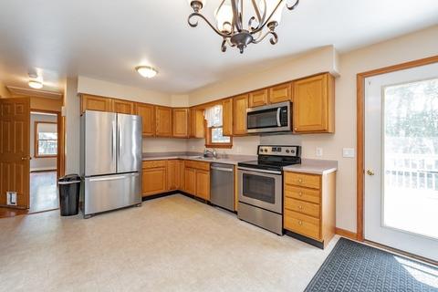 2 Ridge Rd, Erving, MA 01344 photo 5