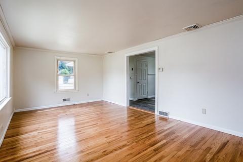 8 Bonneta Cir, Chicopee, MA 01020 photo 9