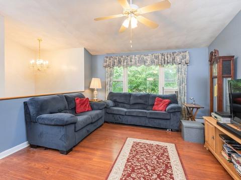 4 Colonial Rd, Douglas, MA 01516 photo 6