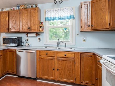 4 Colonial Rd, Douglas, MA 01516 photo 11