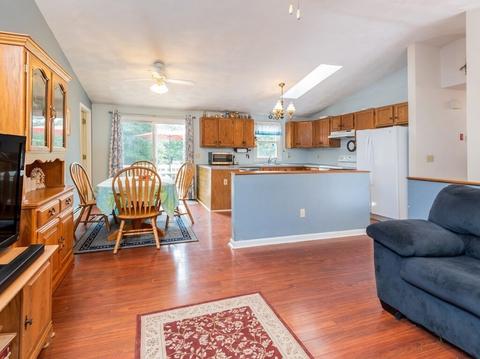 4 Colonial Rd, Douglas, MA 01516 photo 7