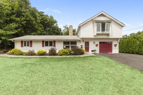 7 Cody Rd, Framingham, MA 01701 photo 2