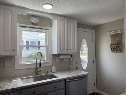 40 Squirrel Rd, Springfield, MA 01108 photo 5