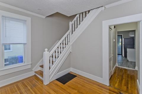 19 Yale St, Springfield, MA 01109 photo 6