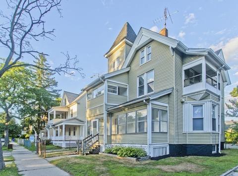 19 Yale St, Springfield, MA 01109 photo 2