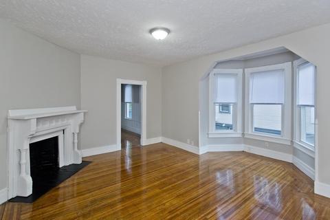 19 Yale St, Springfield, MA 01109 photo 8