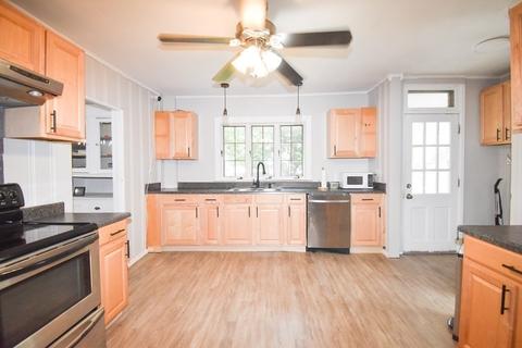 28 Virginia St, Springfield, MA 01108 photo 10