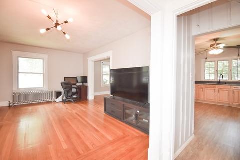 28 Virginia St, Springfield, MA 01108 photo 8