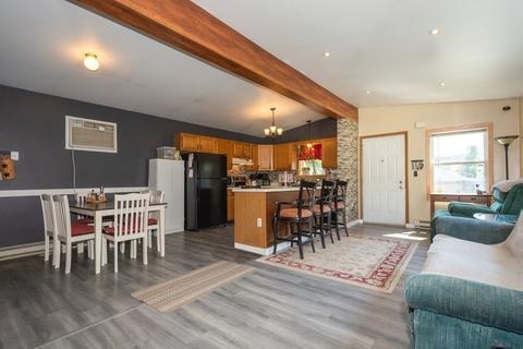4 Kenyon Ave, Worcester, MA 01604 photo 8