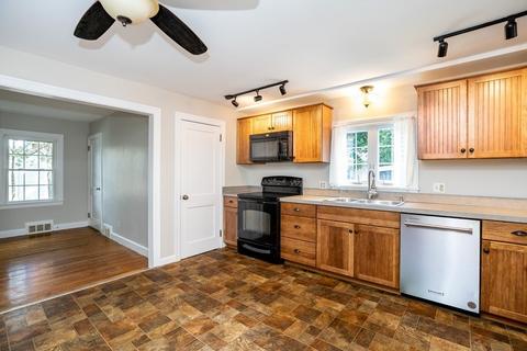 15 Lucerne Rd, Springfield, MA 01119 photo 10