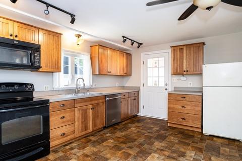 15 Lucerne Rd, Springfield, MA 01119 photo 8