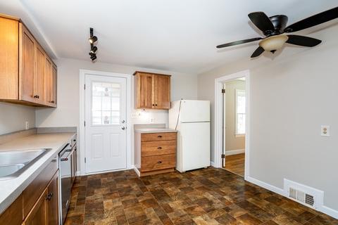 15 Lucerne Rd, Springfield, MA 01119 photo 9
