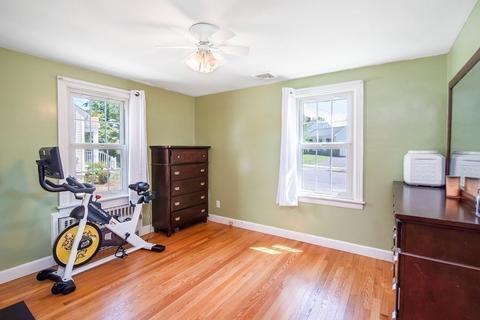 106 Gillette Cir, Springfield, MA 01118 photo 12