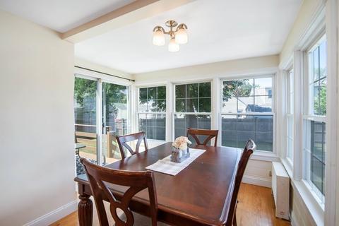 106 Gillette Cir, Springfield, MA 01118 photo 8