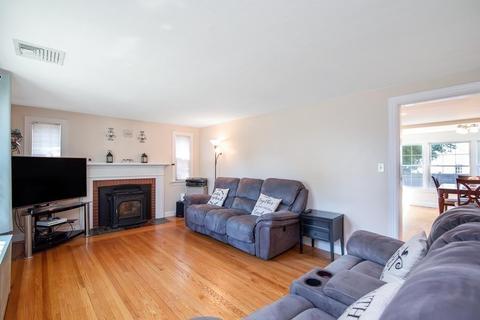 106 Gillette Cir, Springfield, MA 01118 photo 9