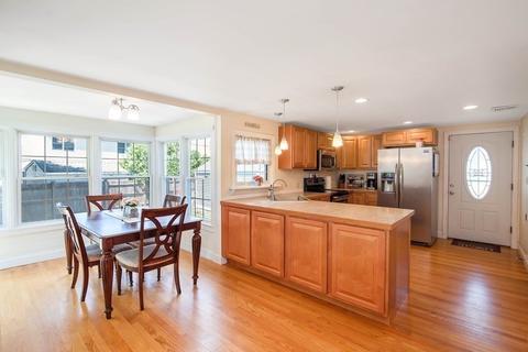 106 Gillette Cir, Springfield, MA 01118 photo 6