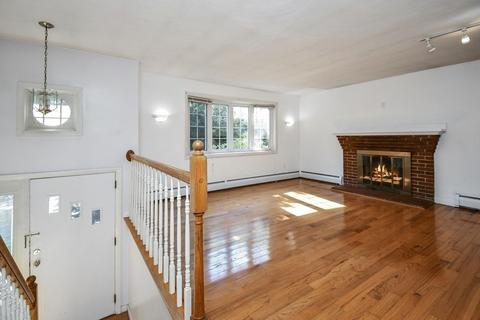 43 Whitman Rd, Worcester, MA 01609 photo 2