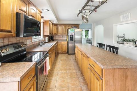 9 Eric Way, Dudley, MA 01571 photo 11