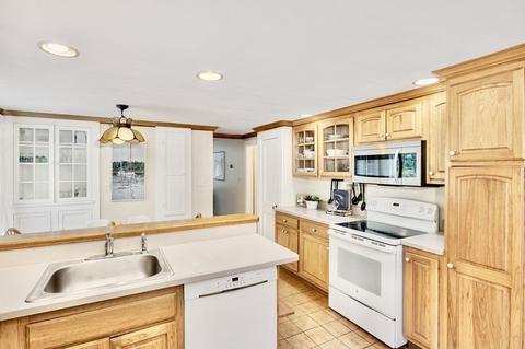75 Old Phinneys Ln, Barnstable, MA 02630 photo 7