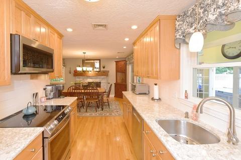 25 Edward Rd, Mendon, MA 01756 photo 5