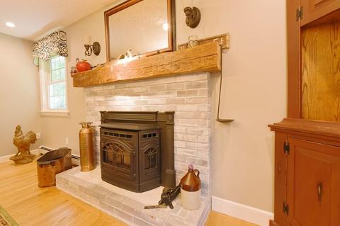25 Edward Rd, Mendon, MA 01756 photo 10