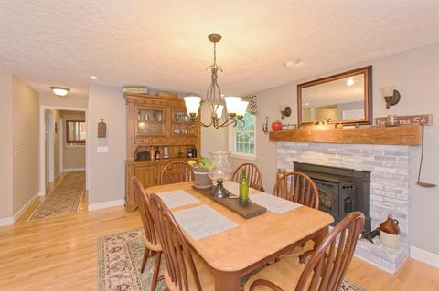 25 Edward Rd, Mendon, MA 01756 photo 11