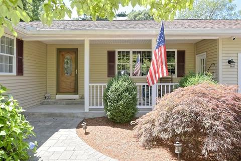25 Edward Rd, Mendon, MA 01756 photo 2
