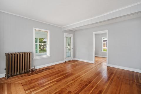 139 Skeele St, Chicopee, MA 01013 photo 3
