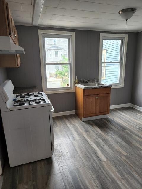 370 Linden St, Fall River, MA 02720 photo 6
