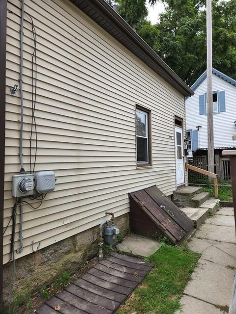370 Linden St, Fall River, MA 02720 photo 2