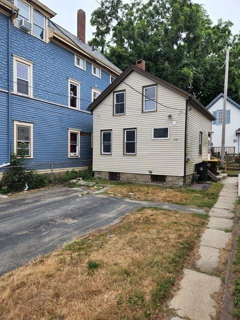370 Linden St, Fall River, MA 02720 photo 4