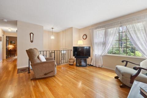 125 Waltham St, Maynard, MA 01754 photo 4