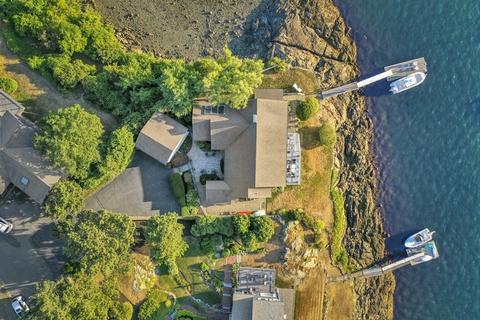 17 Kenneth Rd, Marblehead, MA 01945 photo 2