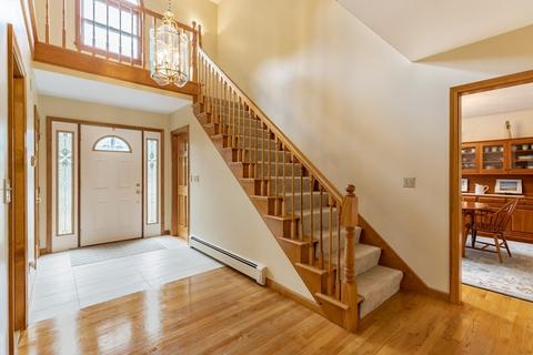 5 Windham Cir, Canton, MA 02021 photo 4