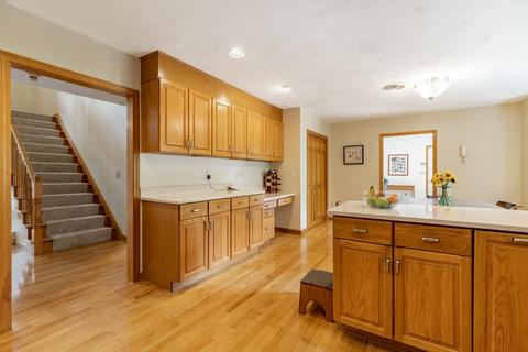 5 Windham Cir, Canton, MA 02021 photo 9