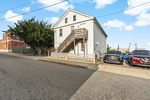 62 9th St, Fall River, MA 02720 photo 1