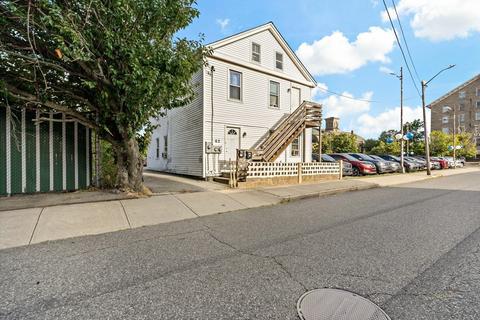 62 9th St, Fall River, MA 02720 photo 3