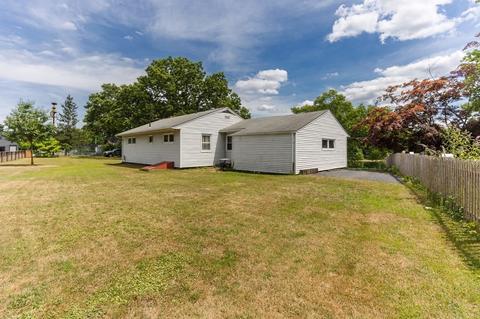 284 Lake Dr, Springfield, MA 01151 photo 27