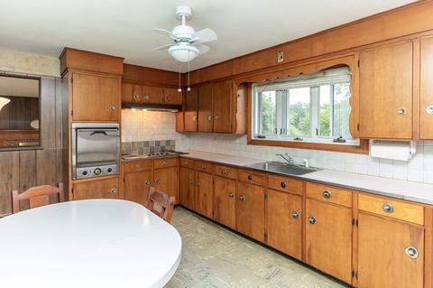 284 Lake Dr, Springfield, MA 01151 photo 12